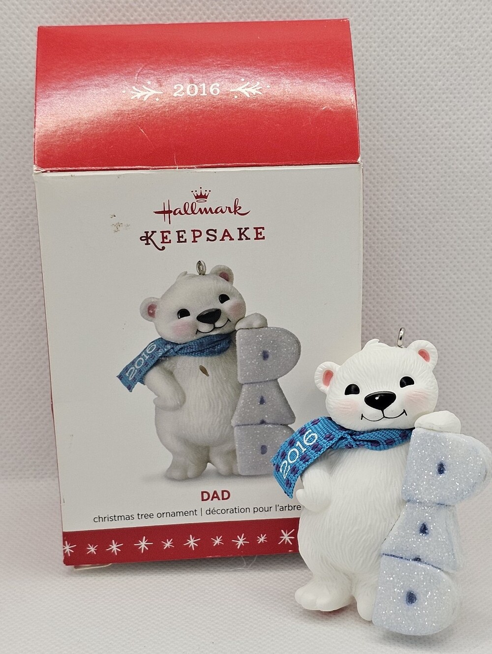 2016 Hallmark DAD Family Ornament POLAR BEAR Father Daddy sparkle scarf white
